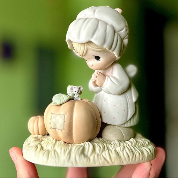 Precious Moments Other - VTG Precious Moments Enesco October Girl Pumpkins & Mouse Cottagecore Figurine
